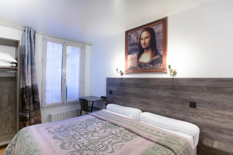 Double or Twin Room | Desk, free cribs/infant beds, rollaway beds, free WiFi