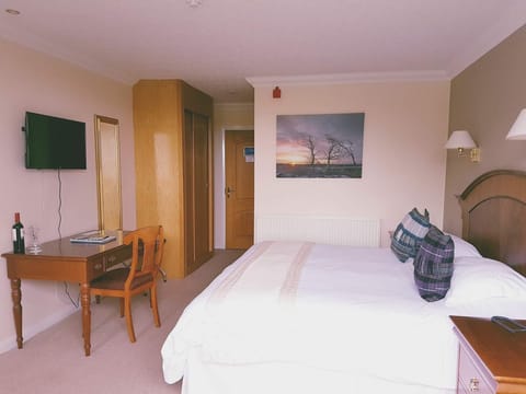 Double or Twin Room | Individually decorated, individually furnished, free WiFi, bed sheets