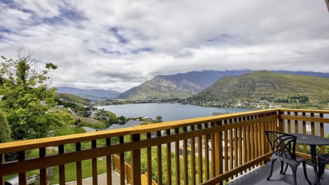 Stunning Lake and Mountain Views