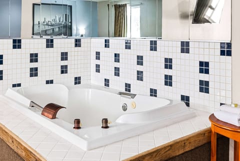 Studio Suite, 1 King Bed, Non Smoking | Desk, iron/ironing board, free cribs/infant beds, rollaway beds