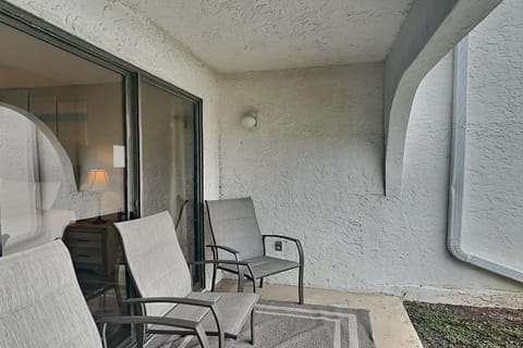 Welcome to Edgewater Villa #306