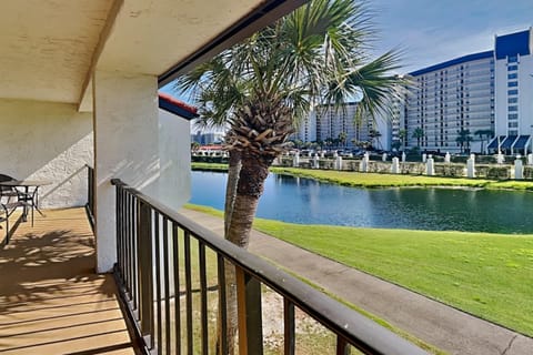 Welcome to Edgewater Villa #512
