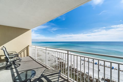 Welcome to Emerald Beach #728