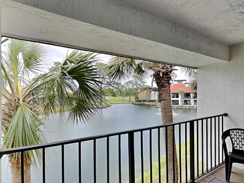 Welcome to Edgewater Villa #909