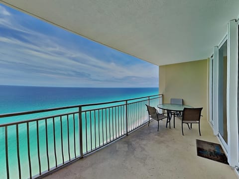 Welcome to Emerald Beach #2535