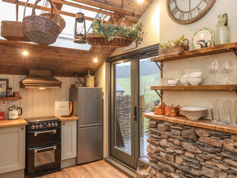 Fridge, dishwasher, electric kettle, toaster