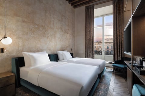 Premium bedding, minibar, in-room safe, free WiFi