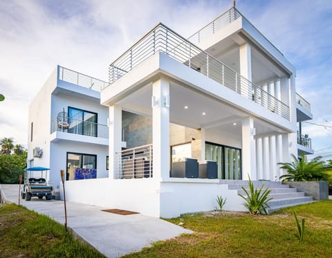 EverBlue Villa 
