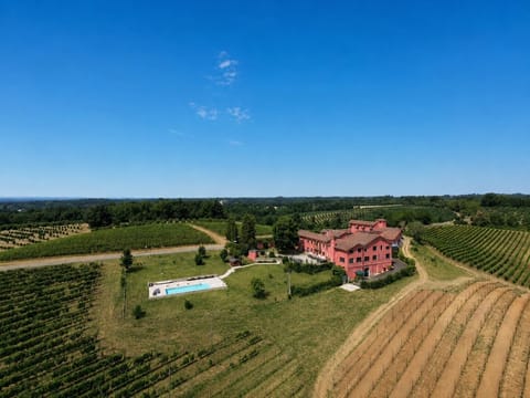 villa with pool in its own vineyard