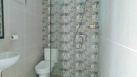 Superior Room | Bathroom | Free toiletries