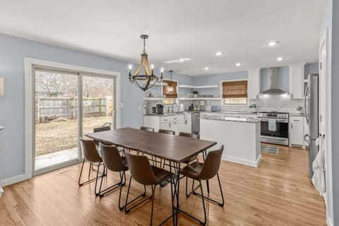 Stylish dining area: Eight‑seat dining table—great for shared meals & conversation.