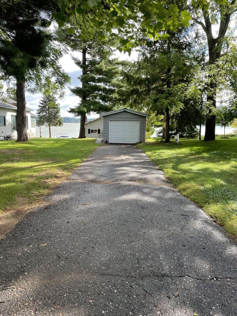 Extra-long driveway for your vehicles and trailer
