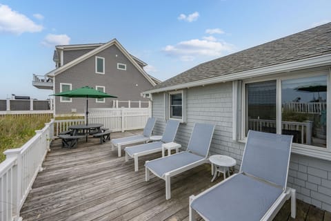 Lounging and outdoor dining area on deck