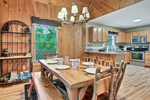 Knotty Nice's inviting dining area