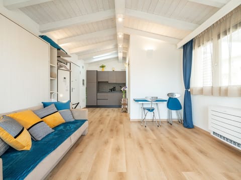 Panoramic Studio | Egyptian cotton sheets, premium bedding, memory foam beds