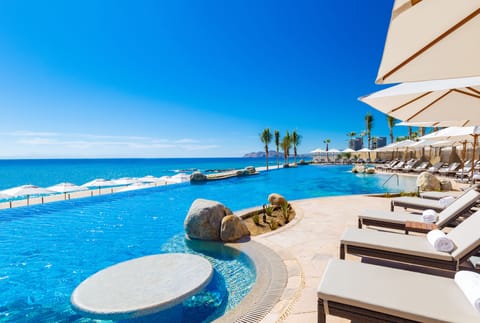 5 outdoor pools, pool umbrellas, sun loungers