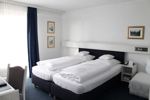 In-room safe, desk, soundproofing, free WiFi