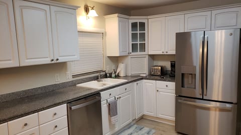 Fully equipped kitchen with everything you need to prepare your favorite meals.