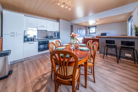 House | Dining