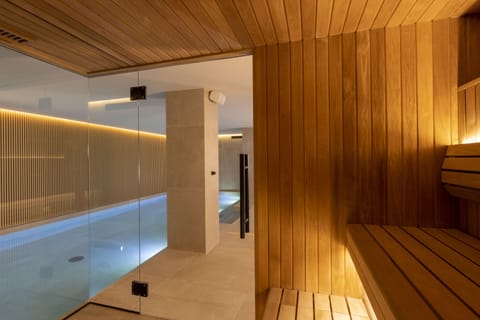 Sauna, steam room, massages