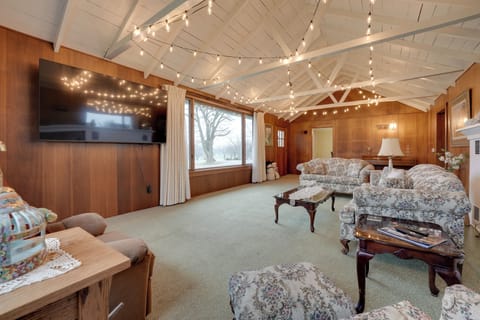 Hillsdale Vacation Rental | 4BR | 2BA | 3,000 Sq Ft | Stairs Required