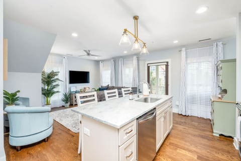 Kitchen 2 / Living Room 2 - Comfortable Open Concept Living Area