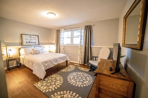 Master Bedroom (1)