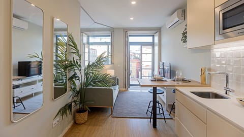Beautifully decorated living/dining area #gorgeus #design