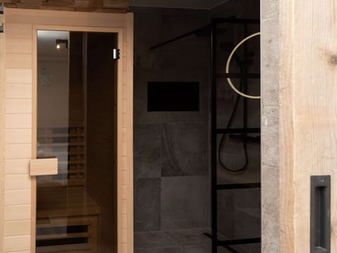 Apartment | Bathroom