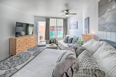 Myrtle Beach Vacation Rental | Studio | 1BA | 500 Sq Ft | Step-Free Access