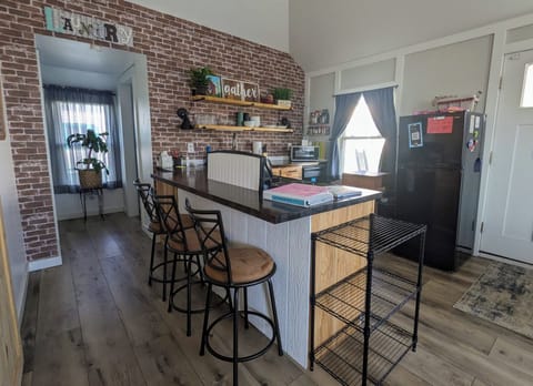 3 stool dining option at island