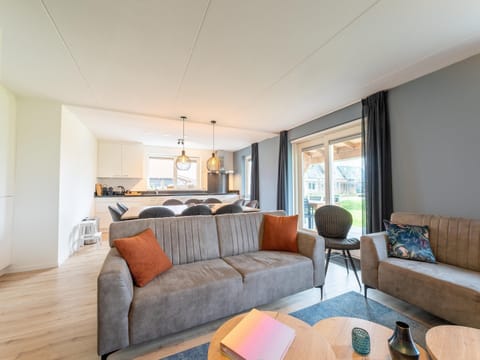 House | Living room