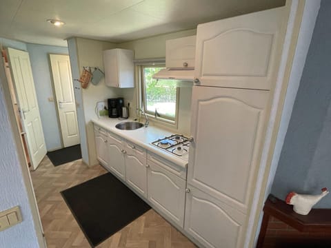 Chalet | Private kitchen | Stovetop, highchair