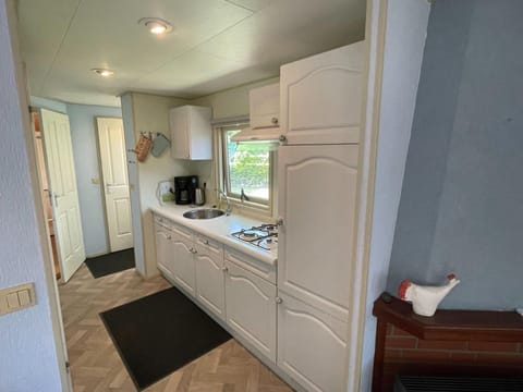 Chalet | Private kitchen | Stovetop, highchair