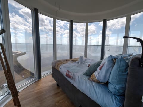 Apartment | 2 bedrooms, iron/ironing board, individually furnished, bed sheets