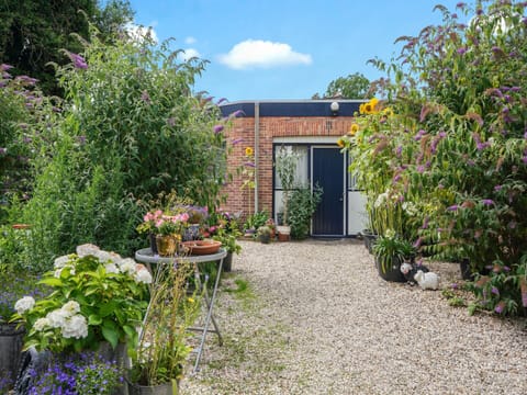 Bungalow | Reception