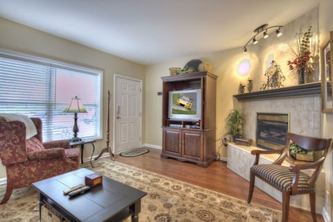 Condo, 1 Bedroom | Interior