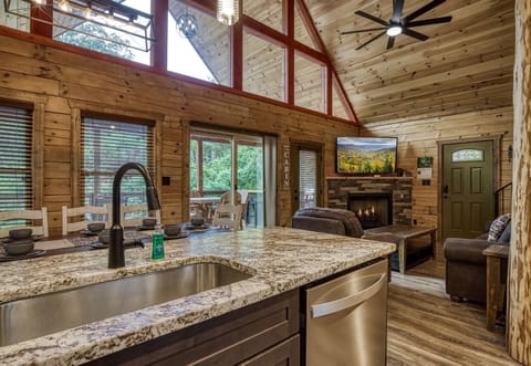 Cabin, 2 Bedrooms | Private kitchen | Fridge, oven, coffee/tea maker, toaster