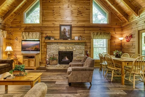 Cabin, 3 Bedrooms | Living area