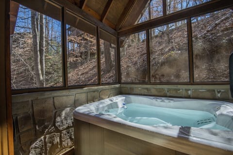 Cabin, 2 Bedrooms | Private spa tub