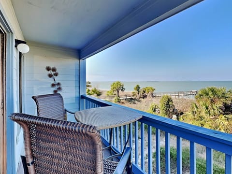 Welcome to Beach Racquet A221!