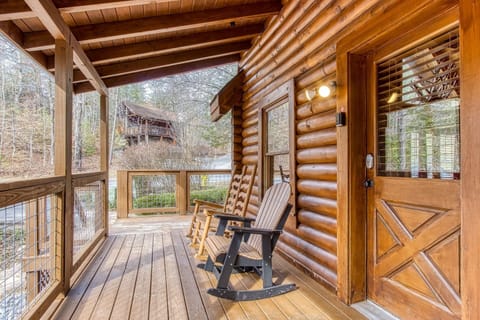 Cabin, 2 Bedrooms | Property grounds