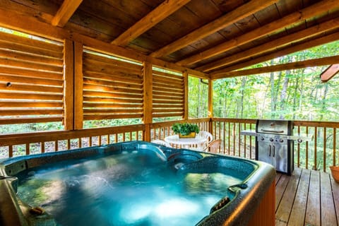 Cabin, 2 Bedrooms | Property grounds