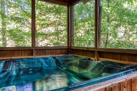 Cabin, 3 Bedrooms | Property grounds