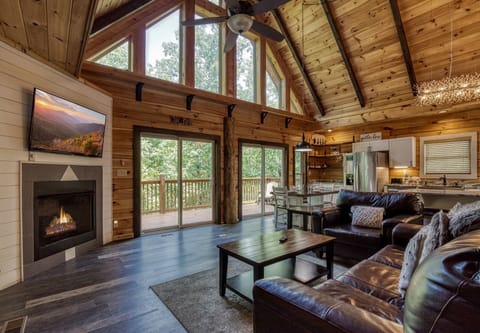 Cabin, 2 Bedrooms | Living area