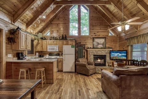 Cabin, 1 Bedroom | Private kitchen | Fridge, oven, coffee/tea maker, toaster