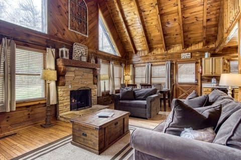 Cabin, 3 Bedrooms | Living area