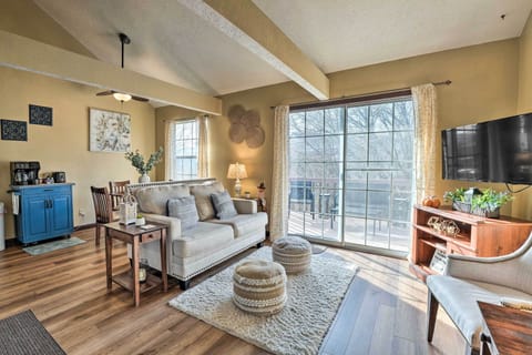Branson Vacation Rental | 2BR | 2BA | Stairs Required | 600 Sq Ft