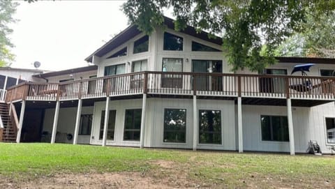 Back of house - All bedrooms have a lake view!  