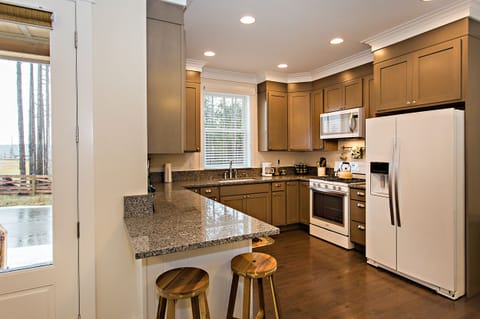 Fully equipped kitchen is perfect for your culinary creations